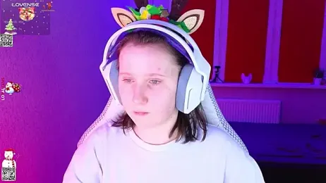 mon_lola webcam model stream image