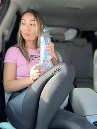 LetsFunKARINA webcam model stream image