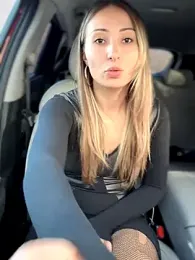LetsFunKARINA webcam model stream image