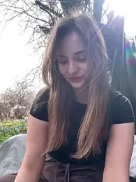 Night_dreams webcam model stream image