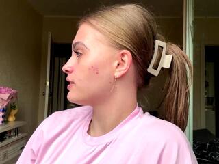 Madelene Harbough webcam model stream image