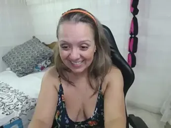 yeslluisa webcam model stream image