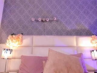 Mia Decker webcam model stream image