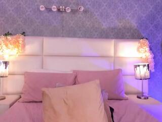 Mia Decker webcam model stream image