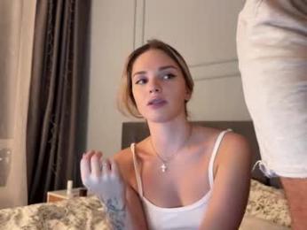 frenzyfoxs webcam model stream image