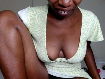 BlushAndMoan webcam bongacams model stream image