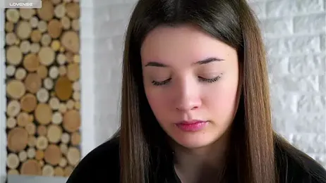 LowOncoming webcam stripchat model stream image