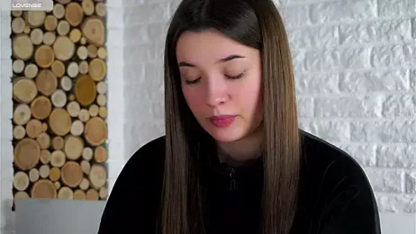 LowOncoming webcam model stream image