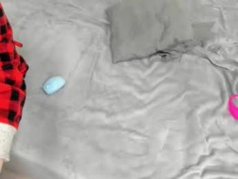 raveneusbiter webcam model stream image