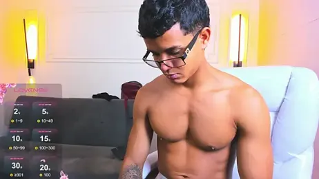 Paradise_boy_s webcam stripchat model stream image