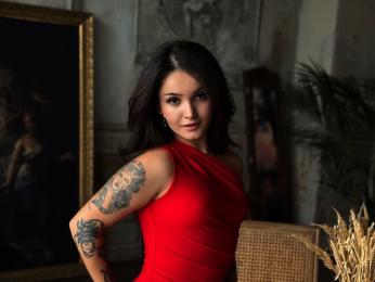 MiaOliveres webcam model stream image