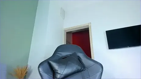 taeni_lara webcam model stream image