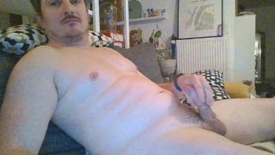 moinuxxx webcam model stream image