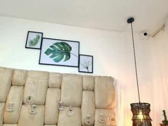 zoelucas webcam model stream image