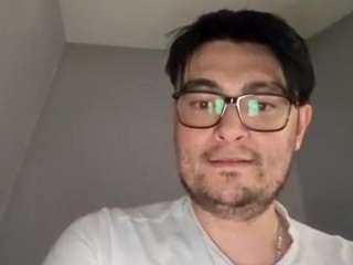 hornyasianman webcam model stream image