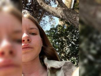 Luxxu webcam model stream image