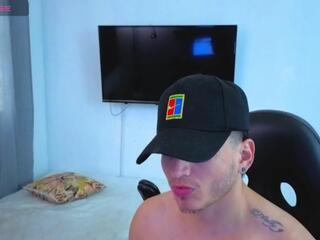 Ahiezer webcam model stream image