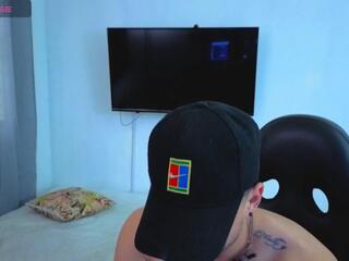 Ahiezer webcam model stream image