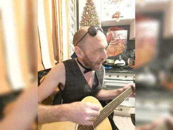 Innokentiy449 webcam bongacams model stream image