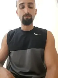 Luccareli10 webcam model stream image