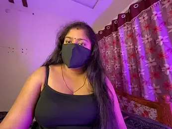 LouleyRanii webcam model stream image