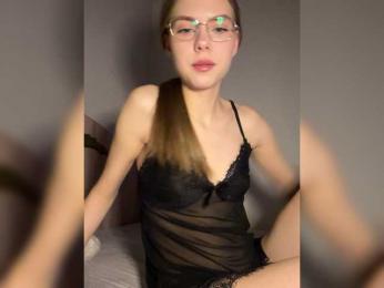 Kiki-77 webcam bongacams model stream image