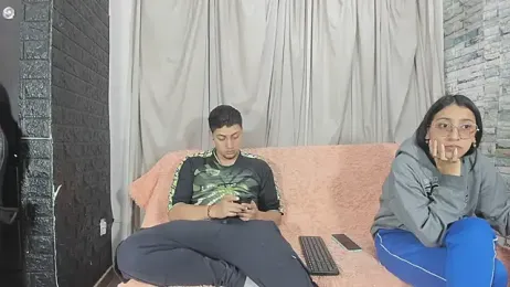 NoahAndBunny webcam model stream image