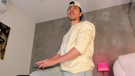 dylan_cross_ webcam model stream image