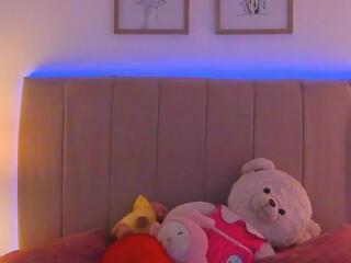 Bella Fontana webcam model stream image