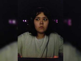 NessiePolly webcam model stream image