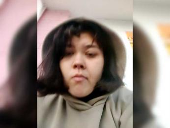 NessiePolly webcam model stream image