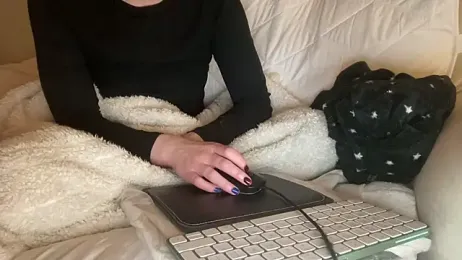 18yoteenvirgin webcam model stream image