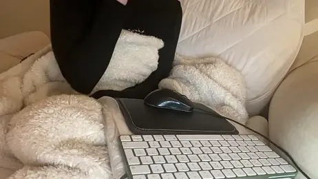 18yoteenvirgin webcam model stream image