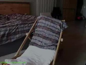 _p_l_u_r_ webcam model stream image