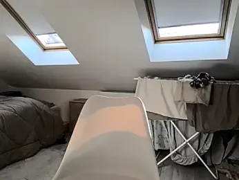 MoonlitLust webcam model stream image