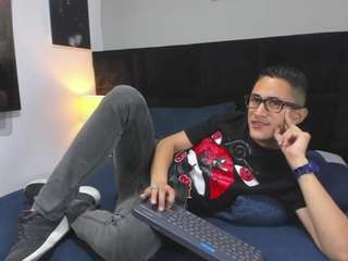 adam-walker1 webcam model stream image