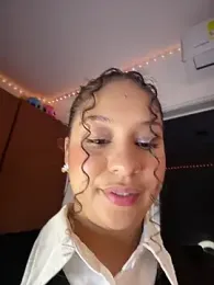 Shara_dreams webcam stripchat model stream image