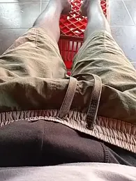 younggblackkCOCK19 webcam model stream image