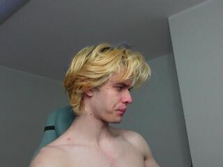 Logan Fraser webcam model stream image