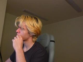 Logan Fraser webcam model stream image