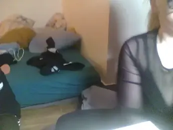 Mia-Sweet2002 webcam model stream image