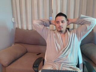 Milan Thomson webcam flirt4free model stream image