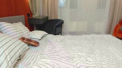 NellaRollinson webcam model stream image