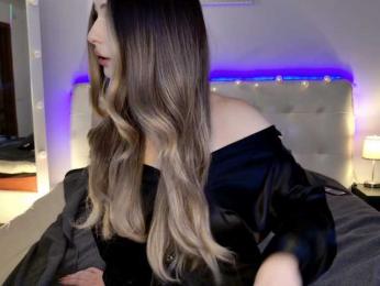 LustElise webcam model stream image