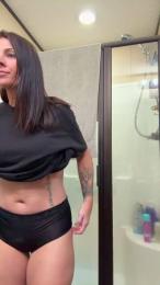 TastyCaroline93 webcam model stream image