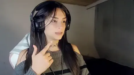 Dollbehavior_ webcam model stream image