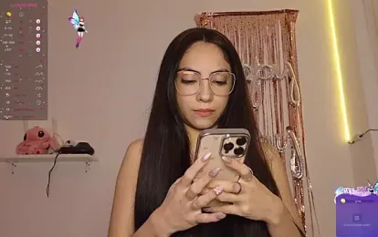 ZaraaFox webcam model stream image