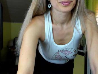 R_O_C_S_I webcam bongacams model stream image