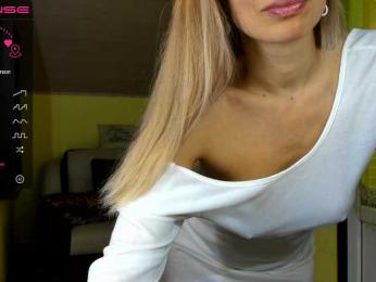 R_O_C_S_I webcam bongacams model stream image