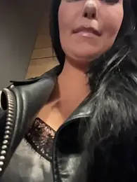 Tisha_Busty webcam stripchat model stream image